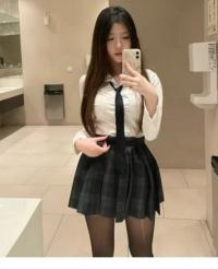 清秀的脸庞